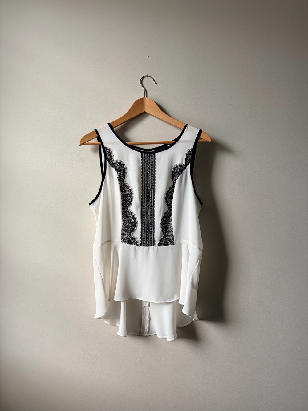 Apt. 9 White Sleeveless Blouse with Black Lace Detail